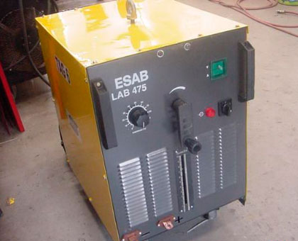 MÁQUINA DE SOLDA MOD. LAB475 - FAB: ESAB - Depois Depois