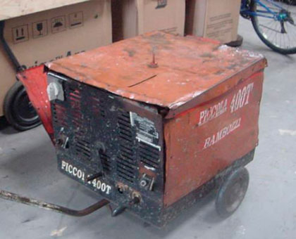 MÁQUINA DE SOLDA MOD. PICCOLA 400T FAB: BAMBOZZI - Antes Antes