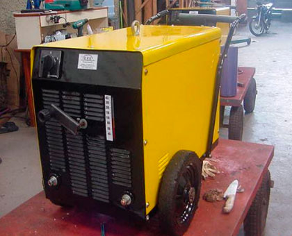 MÁQUINA DE SOLDA MOD. S. BANTAM 402 - FAB: ESAB - Depois Depois