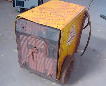 MÁQUINA DE SOLDA MOD. S. BANTAM 402 - FAB: ESAB - Antes Antes